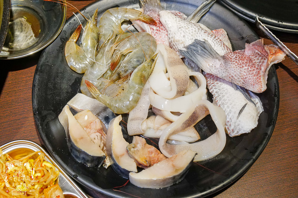 高雄[豬對有韓式烤肉吃到飽]高達70種食材選項!還有銷魂痛風鍋?!