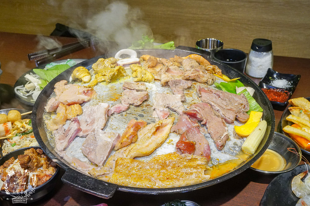 高雄[豬對有韓式烤肉吃到飽]高達70種食材選項!還有銷魂痛風鍋?!