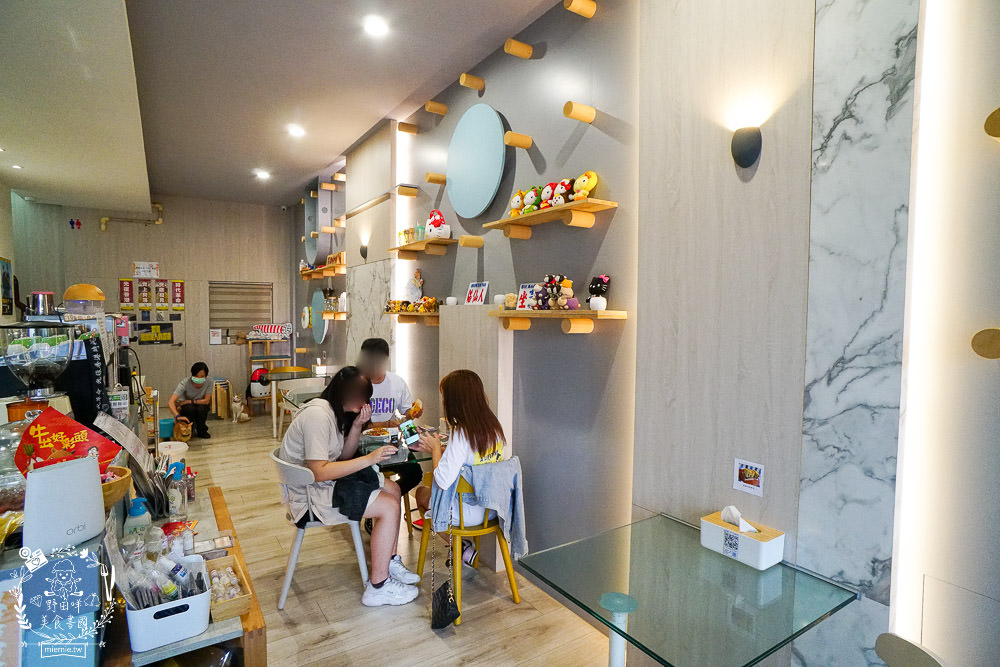 高雄[貓之家俱樂部]正港香港人經營的港式餐廳!寵物友善餐廳!還有貓咪出沒唷~