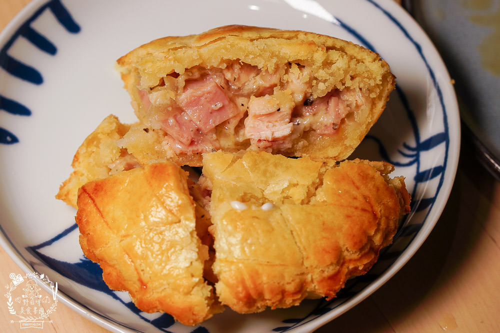 高雄[貓之家俱樂部]正港香港人經營的港式餐廳!寵物友善餐廳!還有貓咪出沒唷~