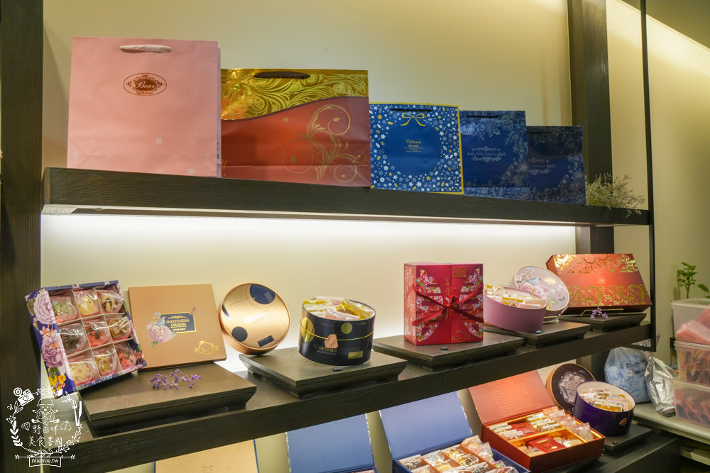 高雄喜餅推薦[貝爾歐洲皇室手工餅乾]高雄超精美奢華的手工餅乾禮盒!喜餅開箱文