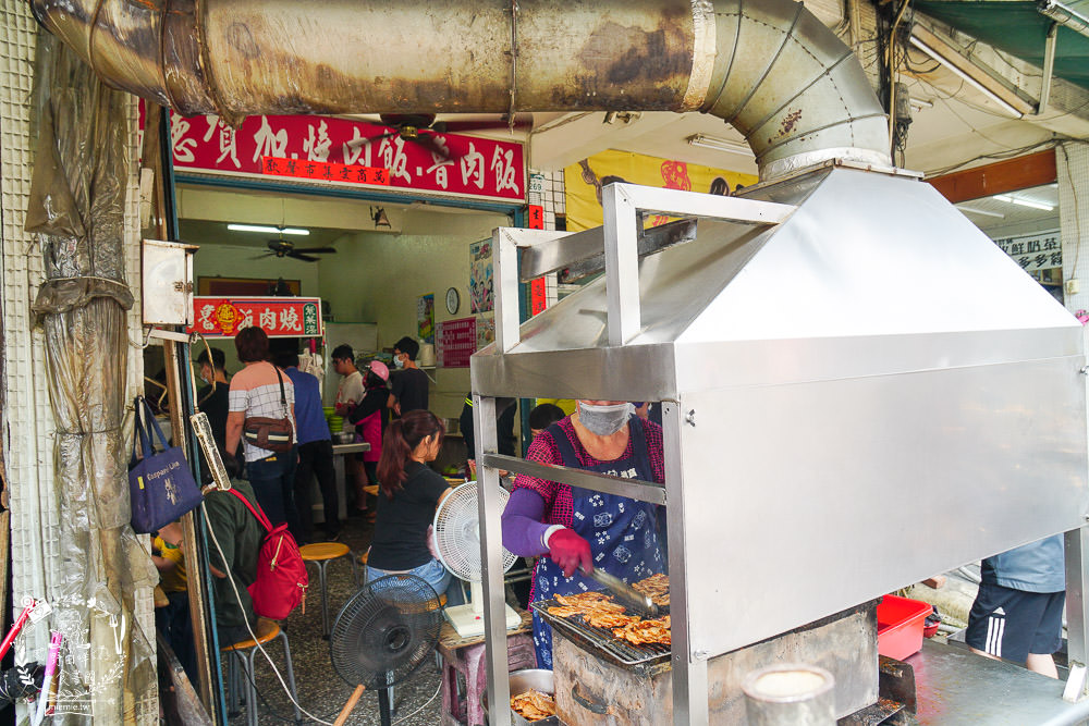 高雄賀家燒肉飯滷肉飯!清晨可以當早餐的排隊小吃?平日也大排長龍的高CP值燒肉飯! - 第9張圖 高雄賀家燒肉飯滷肉飯!清晨可以當早餐的排隊小吃?平日也大排長龍的高CP值燒肉飯!