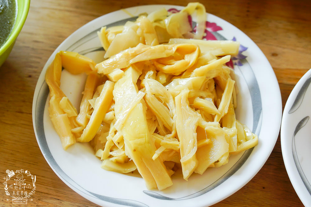 高雄賀家燒肉飯滷肉飯!清晨可以當早餐的排隊小吃?平日也大排長龍的高CP值燒肉飯! - 第27張圖 高雄賀家燒肉飯滷肉飯!清晨可以當早餐的排隊小吃?平日也大排長龍的高CP值燒肉飯!