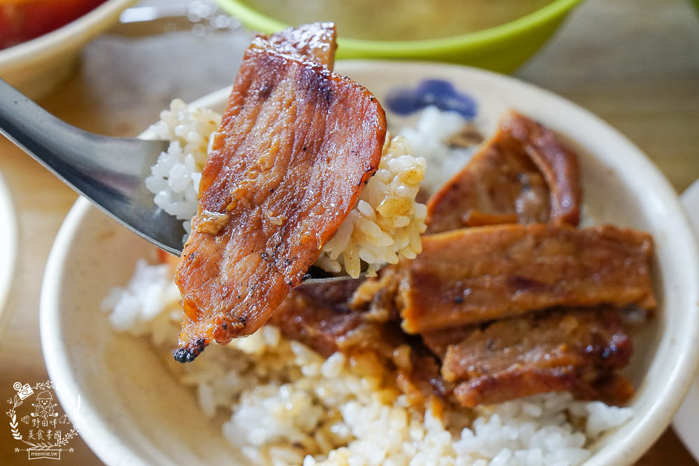高雄賀家燒肉飯滷肉飯!清晨可以當早餐的排隊小吃?平日也大排長龍的高CP值燒肉飯! - 第20張圖 高雄賀家燒肉飯滷肉飯!清晨可以當早餐的排隊小吃?平日也大排長龍的高CP值燒肉飯!