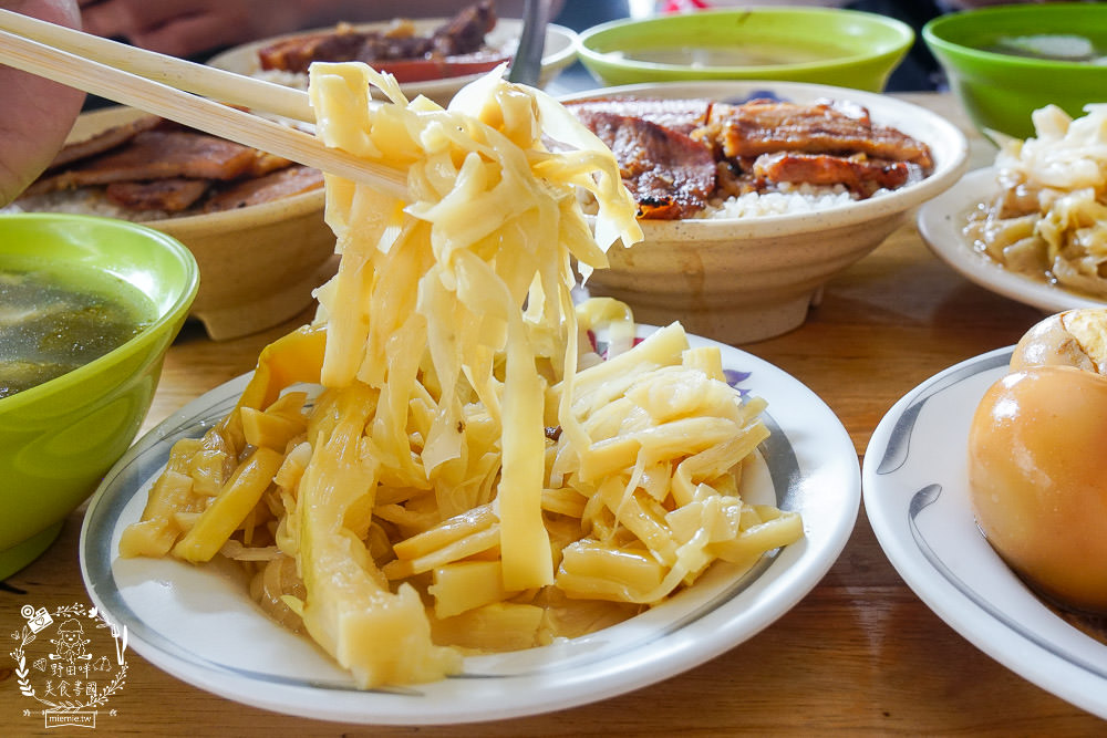 高雄賀家燒肉飯滷肉飯!清晨可以當早餐的排隊小吃?平日也大排長龍的高CP值燒肉飯! - 第28張圖 高雄賀家燒肉飯滷肉飯!清晨可以當早餐的排隊小吃?平日也大排長龍的高CP值燒肉飯!