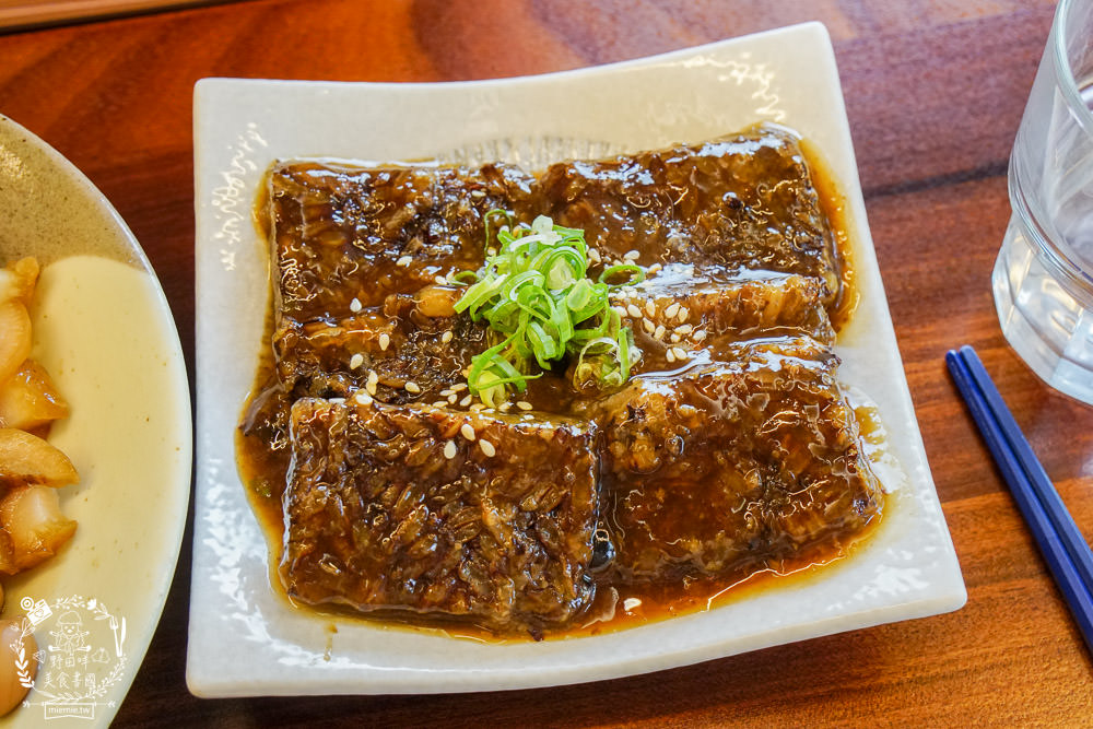 高雄[趕鴨子上桌鹽水鴨專門店]新崛江超人氣文青又好拍的鴨肉店!用餐時間人潮超多！