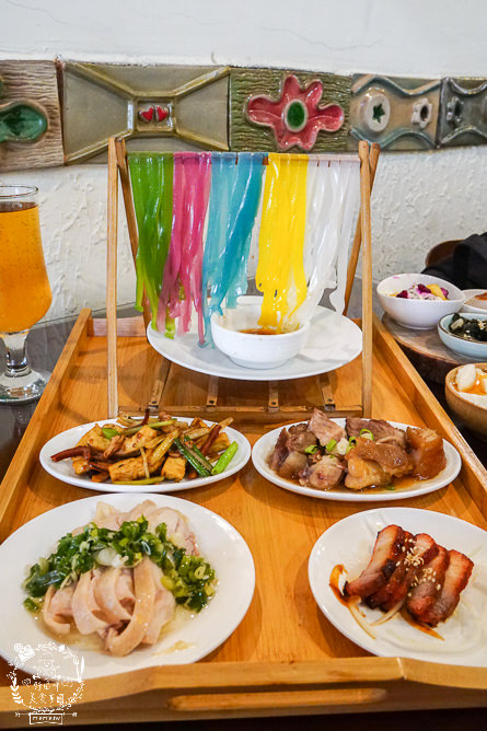 美濃粄條推薦[軒味屋彩色粄條]超人氣純天然的美濃彩色粄條!繽紛色彩吸睛好拍照!高CP值讓人讚不絕口~