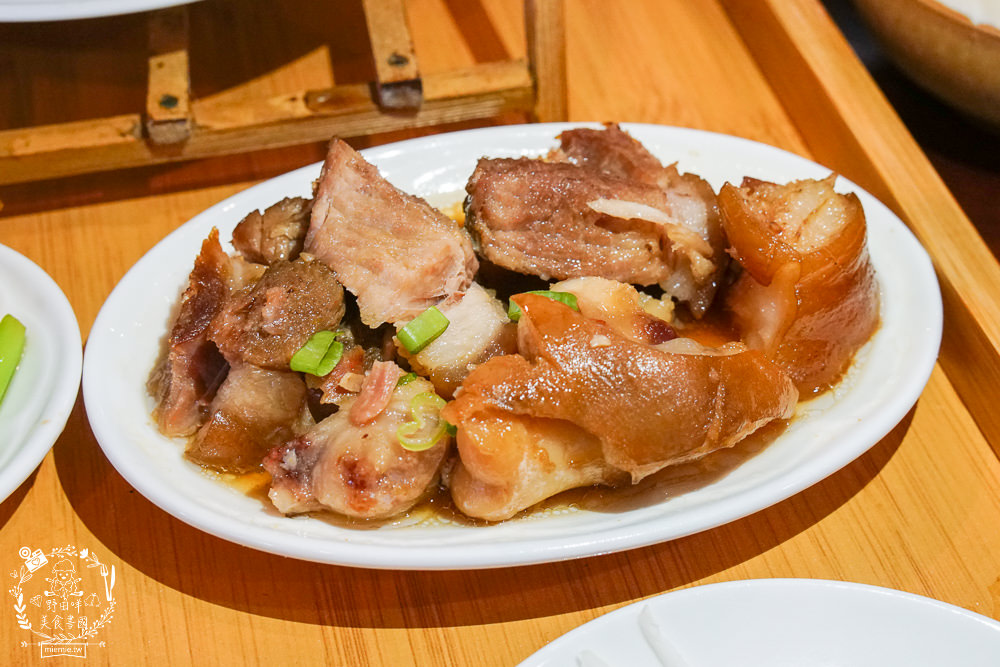 美濃粄條推薦[軒味屋彩色粄條]超人氣純天然的美濃彩色粄條!繽紛色彩吸睛好拍照!高CP值讓人讚不絕口~