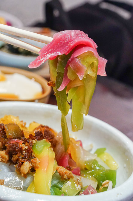 美濃粄條推薦[軒味屋彩色粄條]超人氣純天然的美濃彩色粄條!繽紛色彩吸睛好拍照!高CP值讓人讚不絕口~