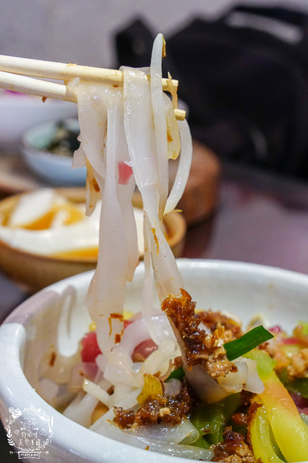 美濃粄條推薦[軒味屋彩色粄條]超人氣純天然的美濃彩色粄條!繽紛色彩吸睛好拍照!高CP值讓人讚不絕口~