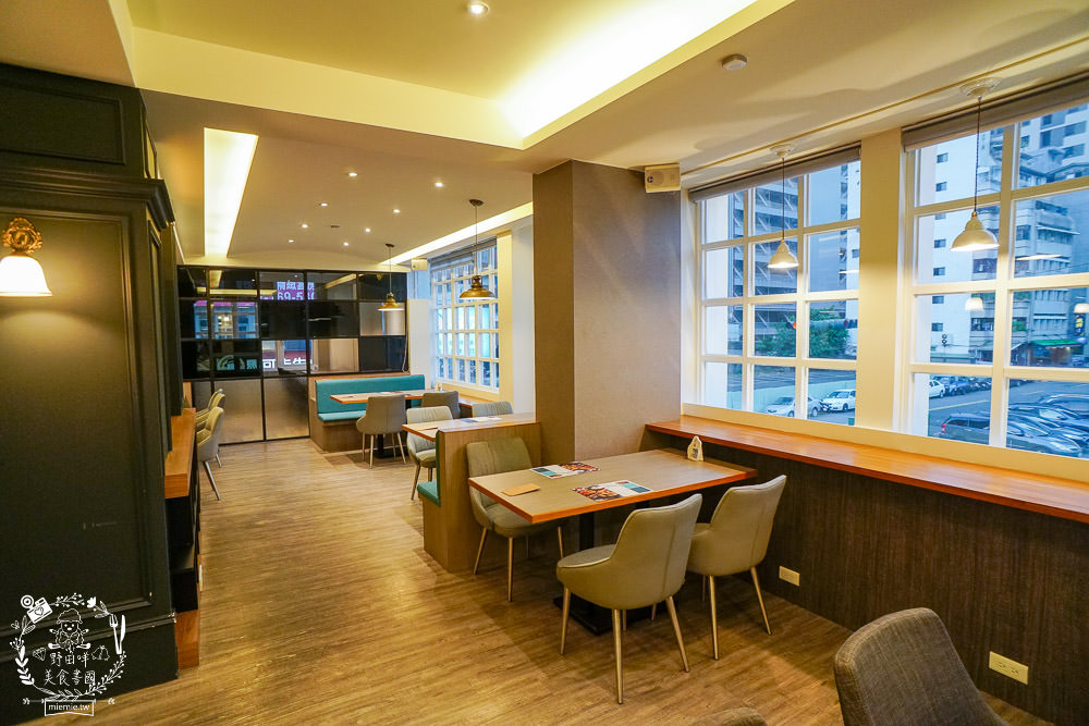 火鍋第一品牌「樂多多集團」旗下爆紅名店辛韓道，來高雄開了韓式料理！辛韓道韓式餐酒館！高貴精緻的華麗裝潢！韓國小菜免費吃到飽？