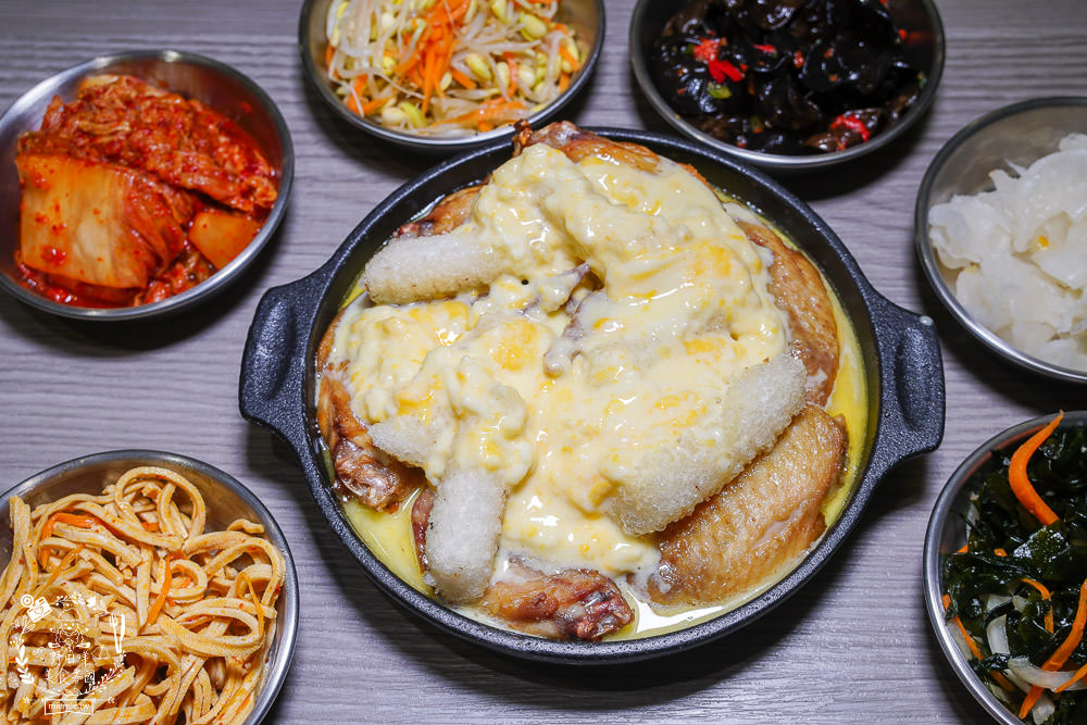 火鍋第一品牌「樂多多集團」旗下爆紅名店辛韓道，來高雄開了韓式料理！辛韓道韓式餐酒館！高貴精緻的華麗裝潢！韓國小菜免費吃到飽？