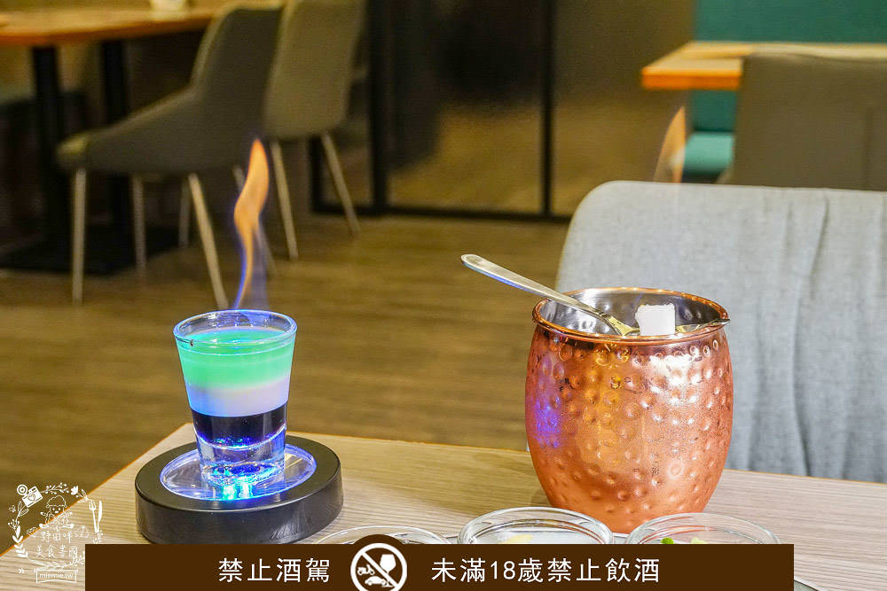 火鍋第一品牌「樂多多集團」旗下爆紅名店辛韓道，來高雄開了韓式料理！辛韓道韓式餐酒館！高貴精緻的華麗裝潢！韓國小菜免費吃到飽？