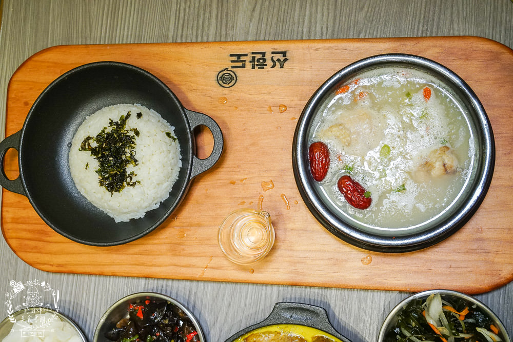 火鍋第一品牌「樂多多集團」旗下爆紅名店辛韓道，來高雄開了韓式料理！辛韓道韓式餐酒館！高貴精緻的華麗裝潢！韓國小菜免費吃到飽？