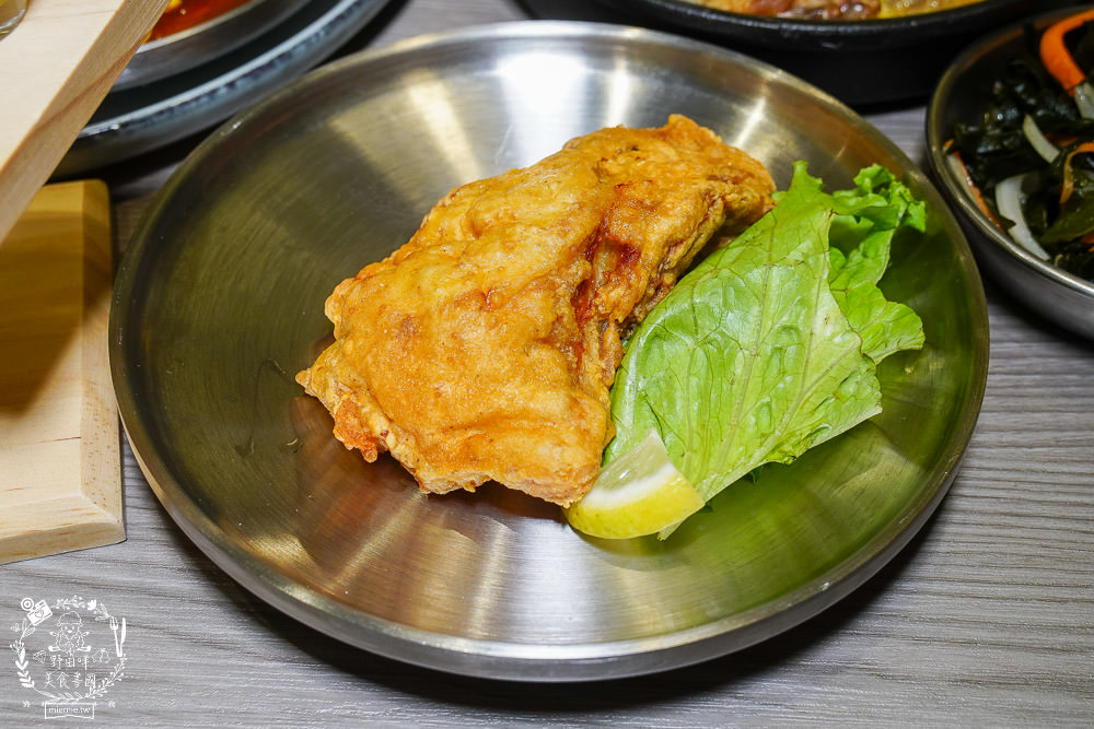 火鍋第一品牌「樂多多集團」旗下爆紅名店辛韓道，來高雄開了韓式料理！辛韓道韓式餐酒館！高貴精緻的華麗裝潢！韓國小菜免費吃到飽？