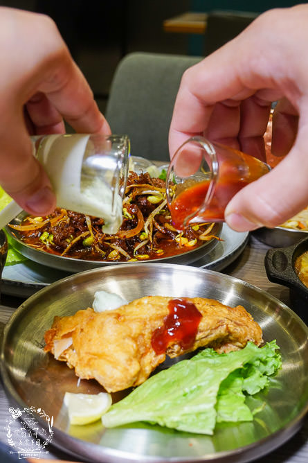 火鍋第一品牌「樂多多集團」旗下爆紅名店辛韓道，來高雄開了韓式料理！辛韓道韓式餐酒館！高貴精緻的華麗裝潢！韓國小菜免費吃到飽？