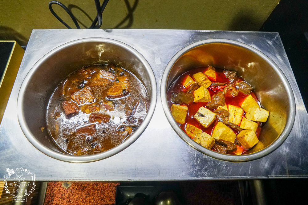 高雄[進吉泰國蝦海鮮炭烤吃到飽]鮮魚+牡蠣+現切肉片爽爽吃！