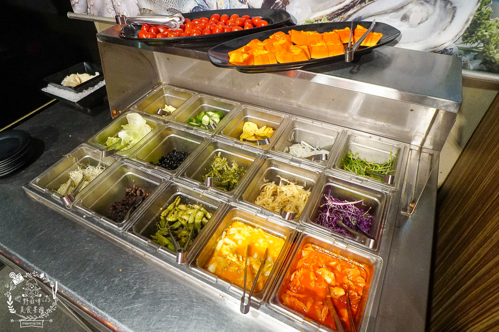 高雄[進吉泰國蝦海鮮炭烤吃到飽]鮮魚+牡蠣+現切肉片爽爽吃！