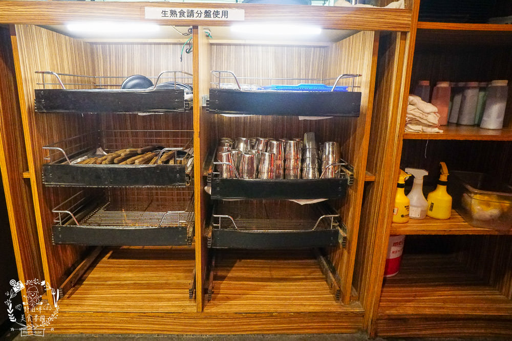 高雄[進吉泰國蝦海鮮炭烤吃到飽]鮮魚+牡蠣+現切肉片爽爽吃！