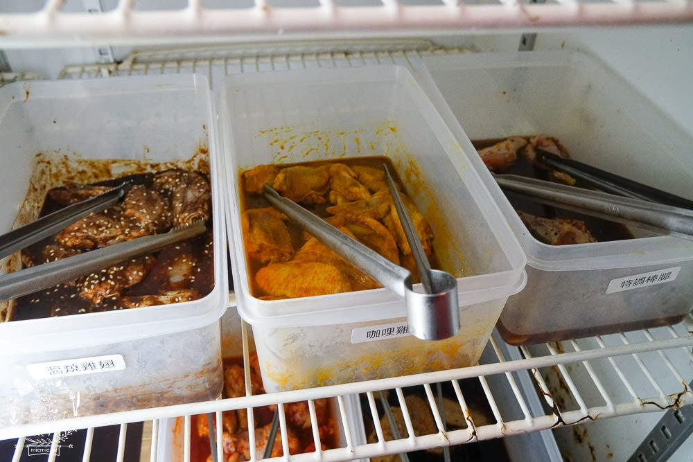 高雄[進吉泰國蝦海鮮炭烤吃到飽]鮮魚+牡蠣+現切肉片爽爽吃！