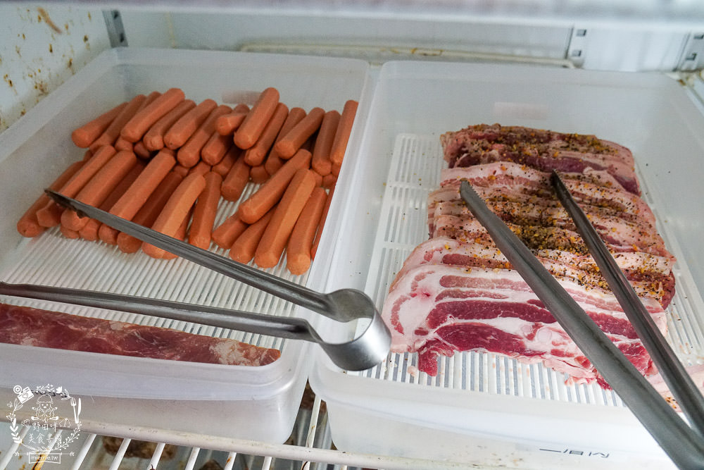 高雄[進吉泰國蝦海鮮炭烤吃到飽]鮮魚+牡蠣+現切肉片爽爽吃！