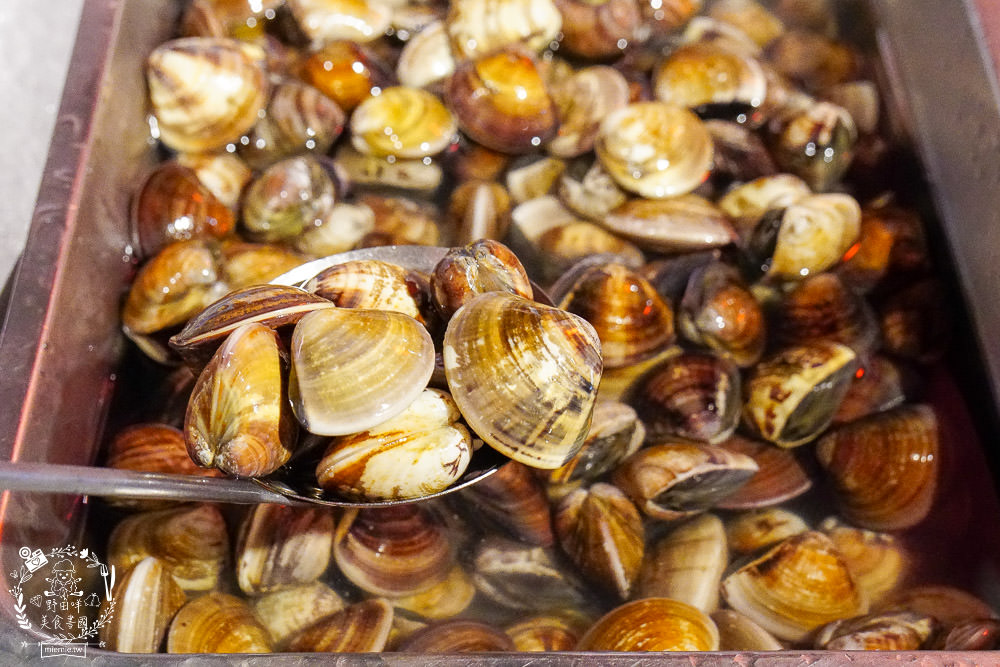 高雄[進吉泰國蝦海鮮炭烤吃到飽]鮮魚+牡蠣+現切肉片爽爽吃！