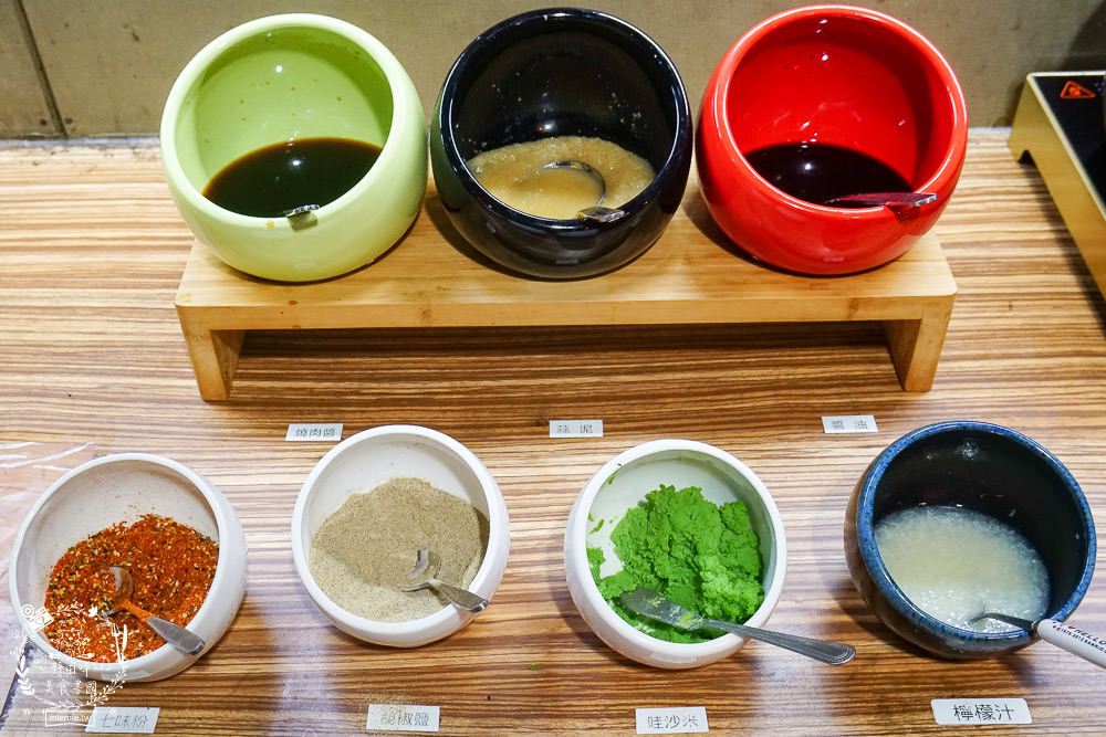 高雄[進吉泰國蝦海鮮炭烤吃到飽]鮮魚+牡蠣+現切肉片爽爽吃！