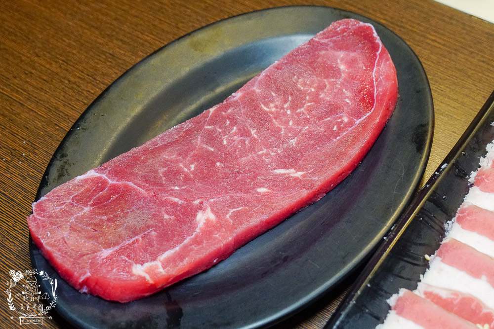 高雄[進吉泰國蝦海鮮炭烤吃到飽]鮮魚+牡蠣+現切肉片爽爽吃！