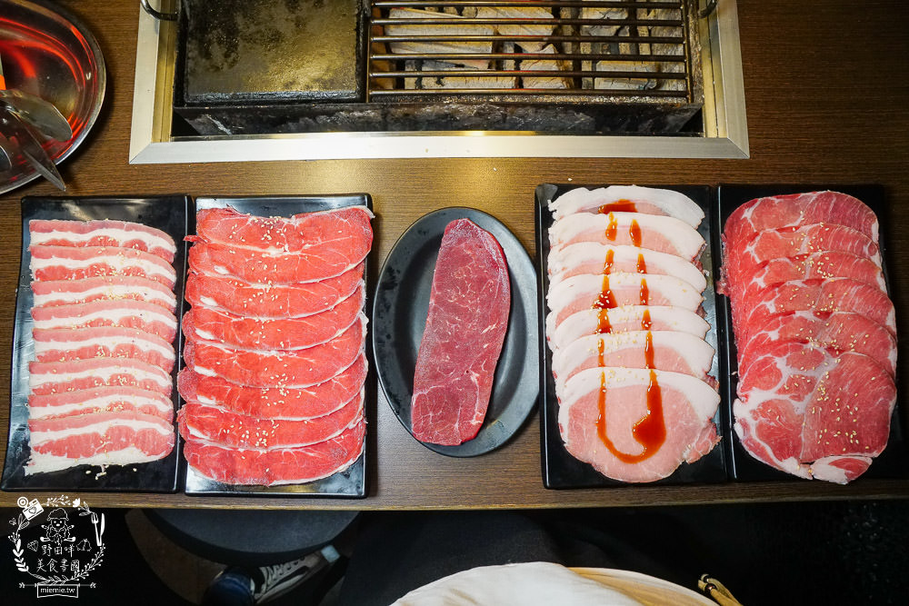 高雄[進吉泰國蝦海鮮炭烤吃到飽]鮮魚+牡蠣+現切肉片爽爽吃！