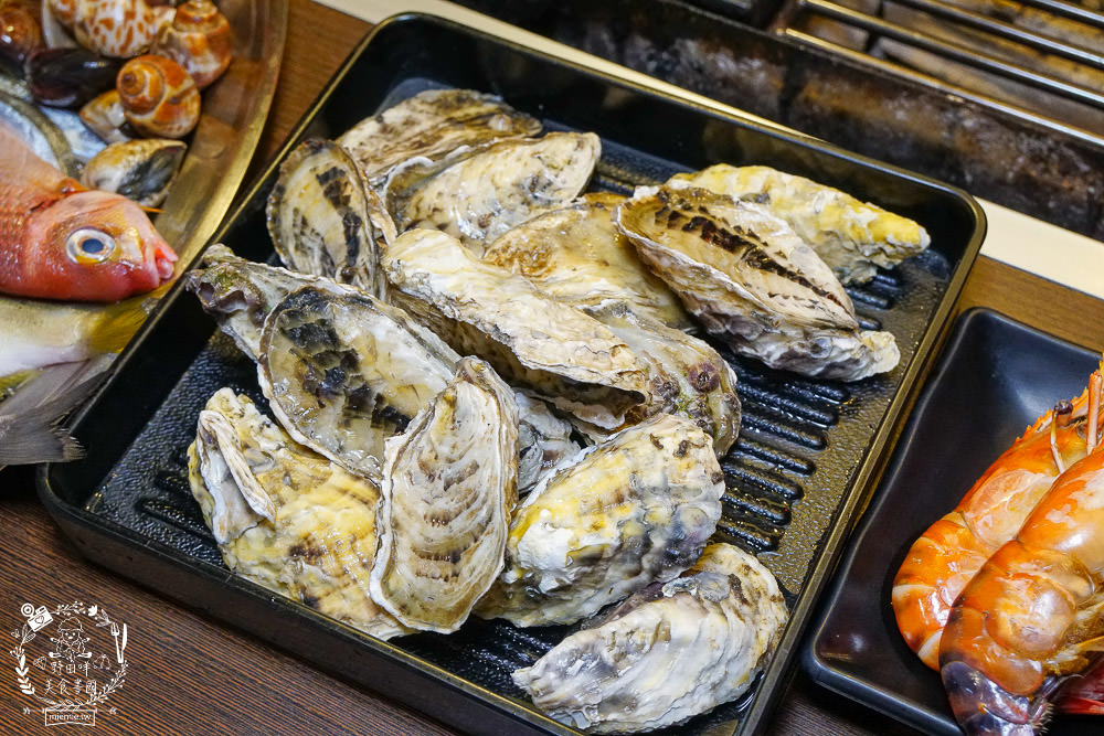 高雄[進吉泰國蝦海鮮炭烤吃到飽]鮮魚+牡蠣+現切肉片爽爽吃！