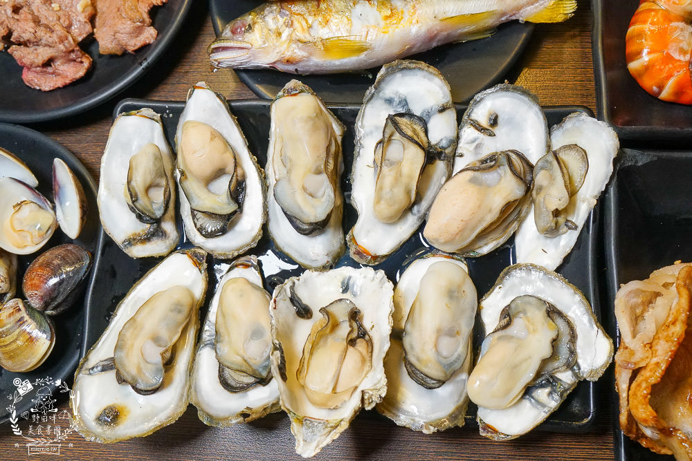 高雄[進吉泰國蝦海鮮炭烤吃到飽]鮮魚+牡蠣+現切肉片爽爽吃！