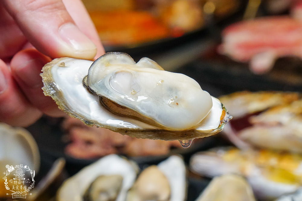 高雄[進吉泰國蝦海鮮炭烤吃到飽]鮮魚+牡蠣+現切肉片爽爽吃！