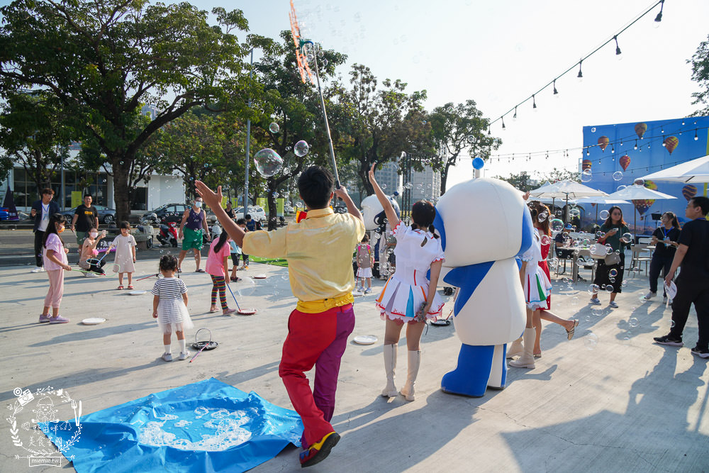 達麗未來市熱氣球嘉年華高雄橋頭市集活動|免費兌換美食券|超多泡泡水可以玩樂|免費搭乘熱氣球拍照 - 第3張圖 達麗未來市熱氣球嘉年華高雄橋頭市集活動|免費兌換美食券|超多泡泡水可以玩樂|免費搭乘熱氣球拍照