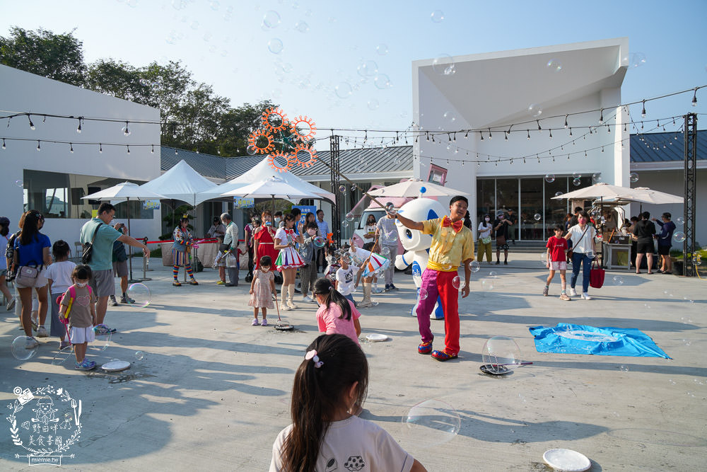 達麗未來市熱氣球嘉年華高雄橋頭市集活動|免費兌換美食券|超多泡泡水可以玩樂|免費搭乘熱氣球拍照 - 第6張圖 達麗未來市熱氣球嘉年華高雄橋頭市集活動|免費兌換美食券|超多泡泡水可以玩樂|免費搭乘熱氣球拍照