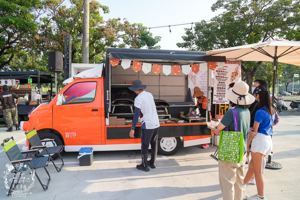 達麗未來市熱氣球嘉年華高雄橋頭市集活動|免費兌換美食券|超多泡泡水可以玩樂|免費搭乘熱氣球拍照 - 第12張圖 達麗未來市熱氣球嘉年華高雄橋頭市集活動|免費兌換美食券|超多泡泡水可以玩樂|免費搭乘熱氣球拍照