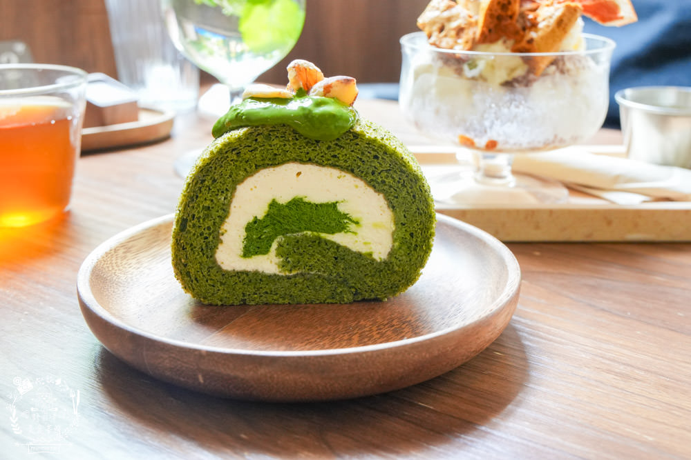 高雄[遙遙相望洋食小餐館]逍遙園對面60年老屋改建的日式餐廳!浪漫的室外座位超好拍!