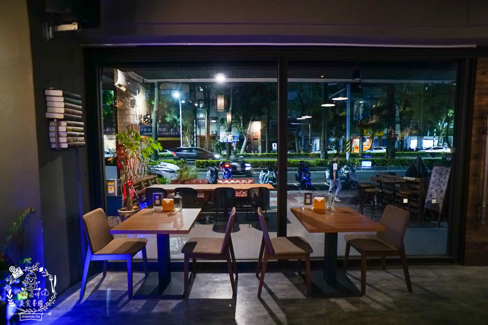 高雄酒吧推薦[酌Bar]古香古色的詩意調酒+超厲害的梅菜飄香肉燥飯銷魂推薦!