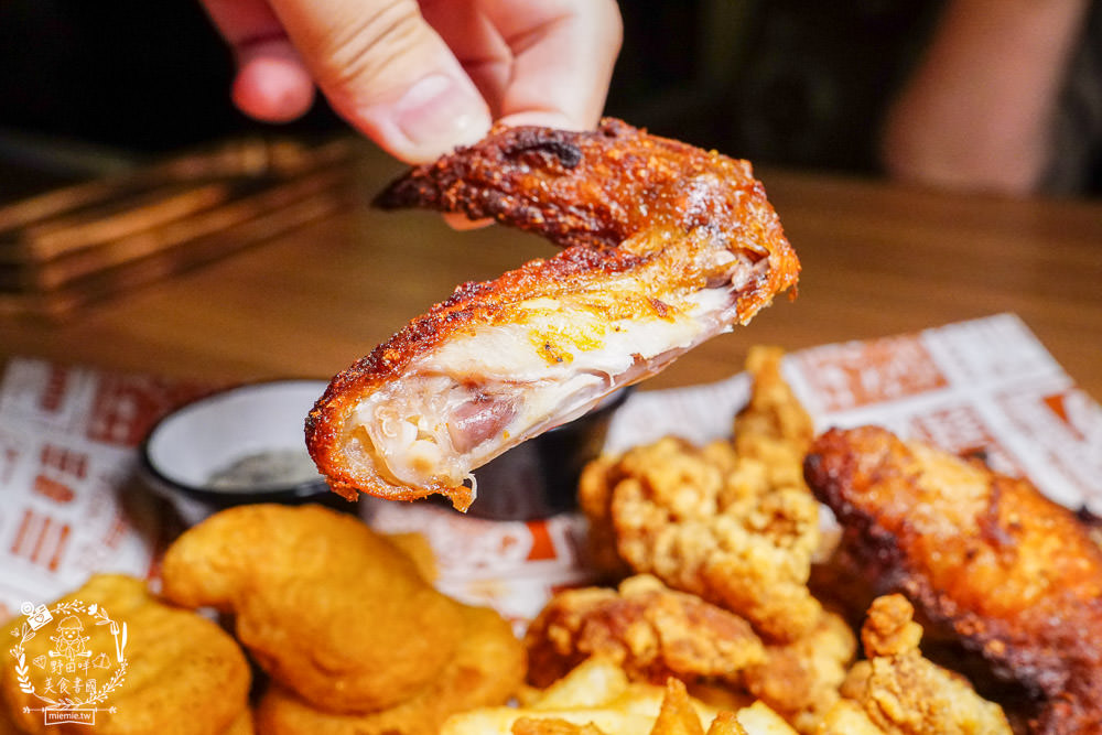 高雄酒吧推薦[酌Bar]古香古色的詩意調酒+超厲害的梅菜飄香肉燥飯銷魂推薦!