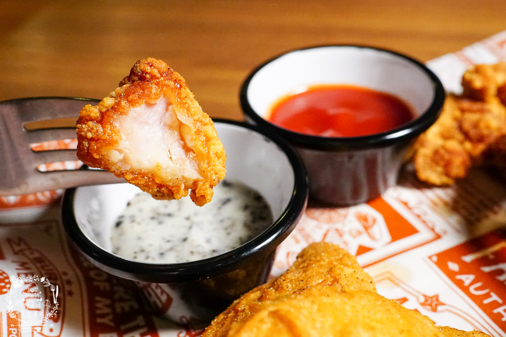 高雄酒吧推薦[酌Bar]古香古色的詩意調酒+超厲害的梅菜飄香肉燥飯銷魂推薦!