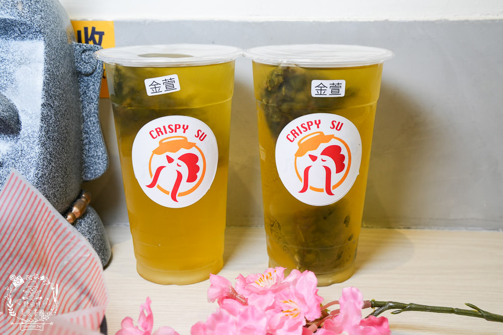 左營鹹酥雞推薦[酥氏鹹酥雞三角骨]四種麵粉調配的超香酥脆鹽酥雞!胡椒粉的肉桂香很濃厚!有舒適的內用空間!