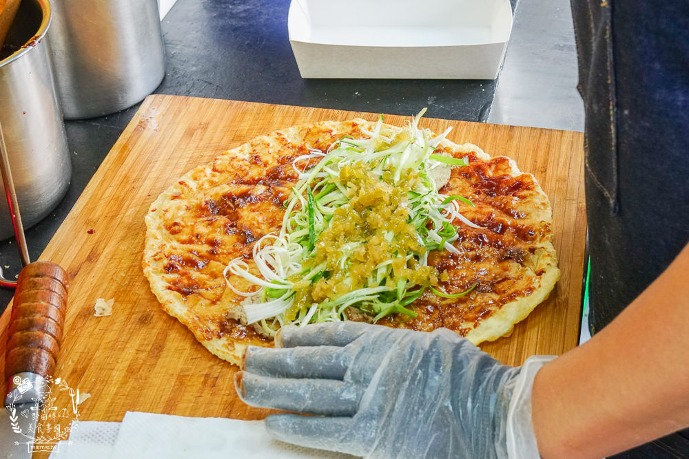 金牌蔥油餅正宗老正興|高雄不輸鼎泰豐的飽滿小籠包!蔥花多到爆出來的人氣必點蔥油餅!