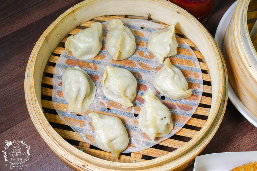 金牌蔥油餅正宗老正興|高雄不輸鼎泰豐的飽滿小籠包!蔥花多到爆出來的人氣必點蔥油餅!