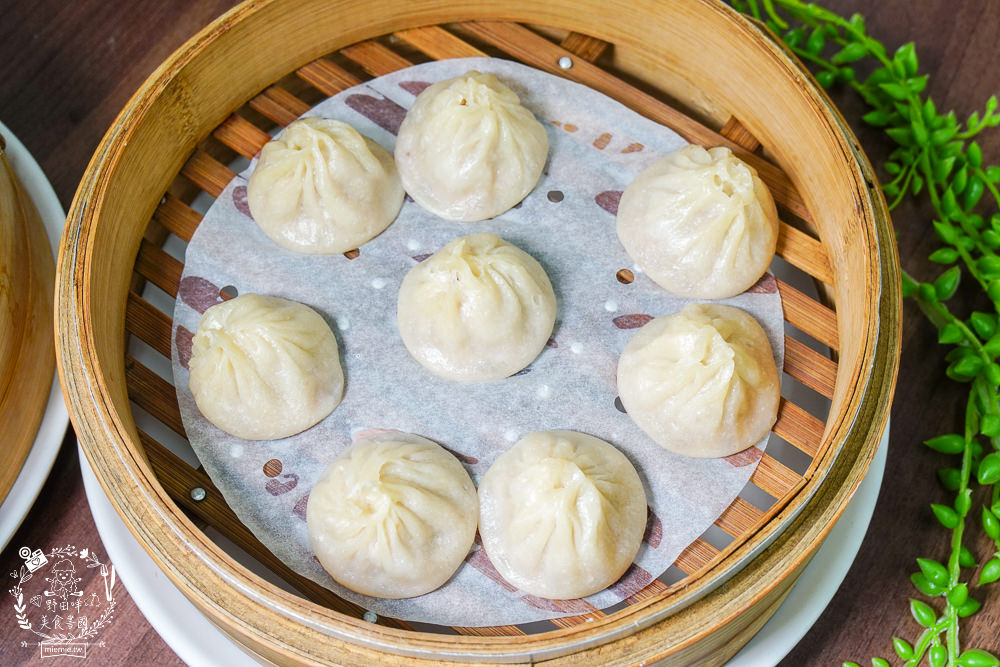 金牌蔥油餅正宗老正興|高雄不輸鼎泰豐的飽滿小籠包!蔥花多到爆出來的人氣必點蔥油餅!