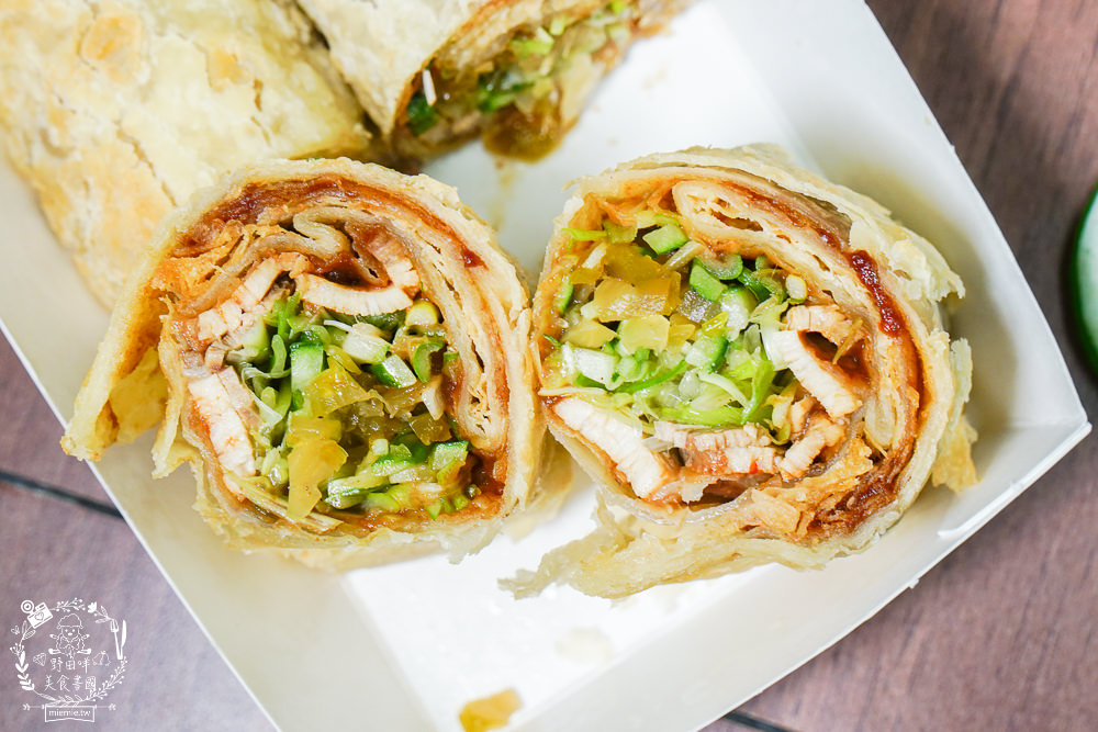 金牌蔥油餅正宗老正興|高雄不輸鼎泰豐的飽滿小籠包!蔥花多到爆出來的人氣必點蔥油餅!