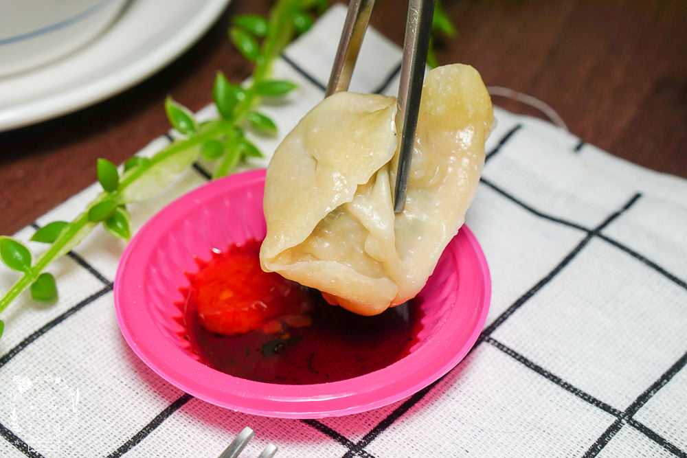 金牌蔥油餅正宗老正興|高雄不輸鼎泰豐的飽滿小籠包!蔥花多到爆出來的人氣必點蔥油餅!