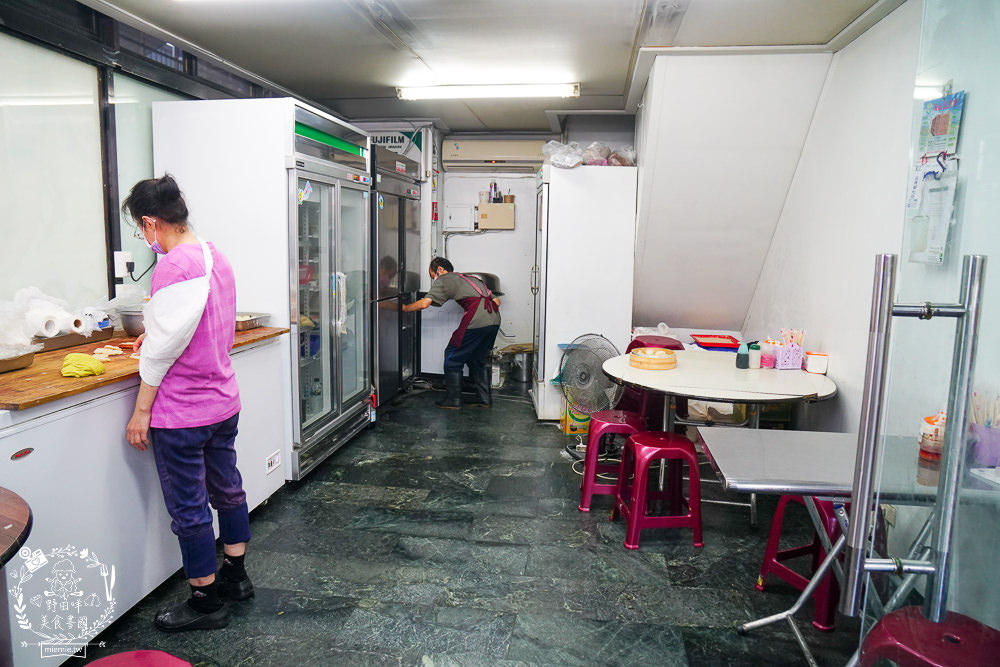 金牌蔥油餅正宗老正興|高雄不輸鼎泰豐的飽滿小籠包!蔥花多到爆出來的人氣必點蔥油餅!