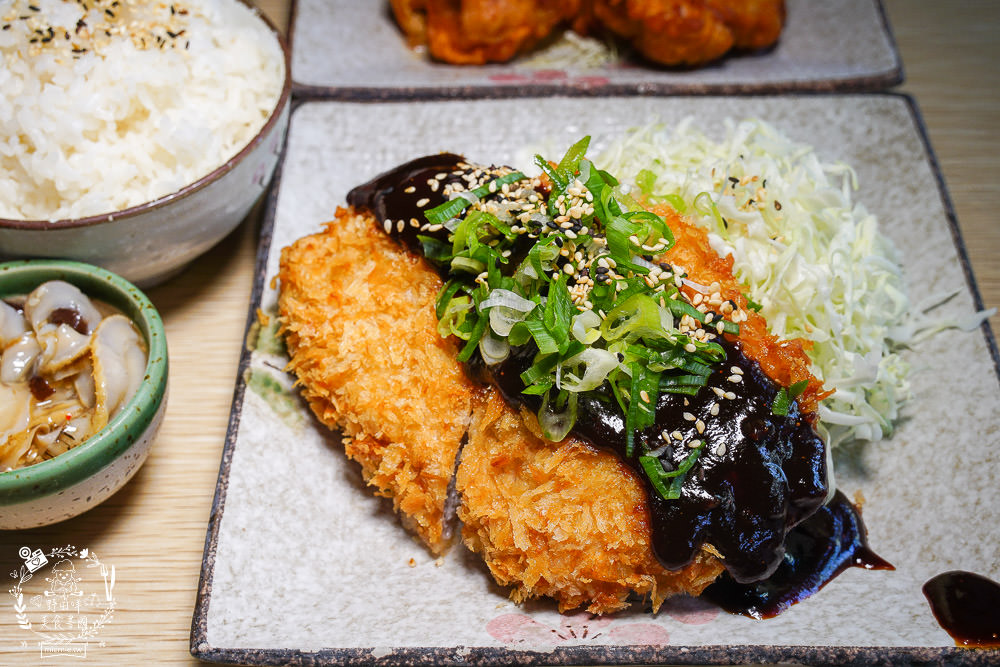 高雄[金鯱家名古屋豬排]爆炸美味的豬排與唐揚炸雞!連討厭炸物的人都不討厭?