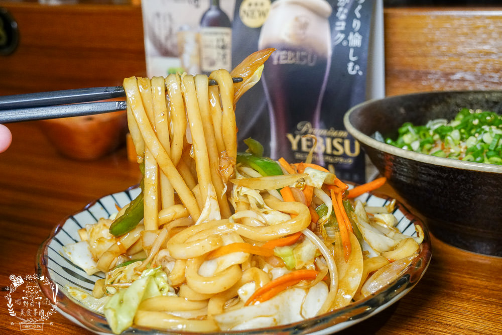 高雄串燒推薦[金鶴串場]10元串串人氣必點!餘味繞舌的月見蔥花丼