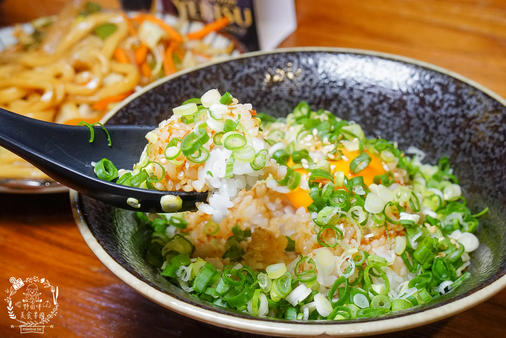 高雄串燒推薦[金鶴串場]10元串串人氣必點!餘味繞舌的月見蔥花丼