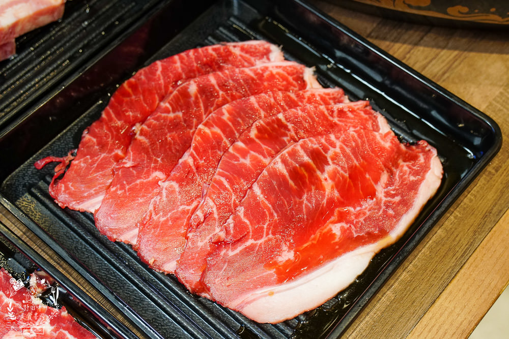 高雄[鉄火燒肉PLUS燒肉吃到飽]高級牛肉|肥美生蠔|天使紅蝦|無限爽爽吃~